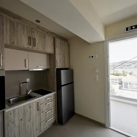 Πανσιόν Kotronia *