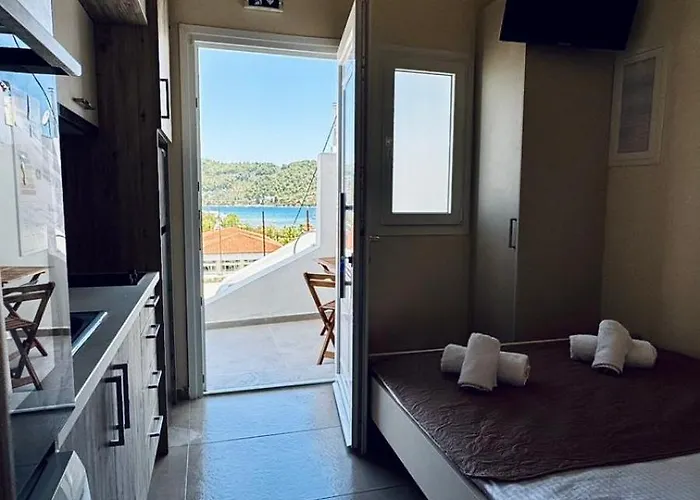 Kotronia Konukevi 3*